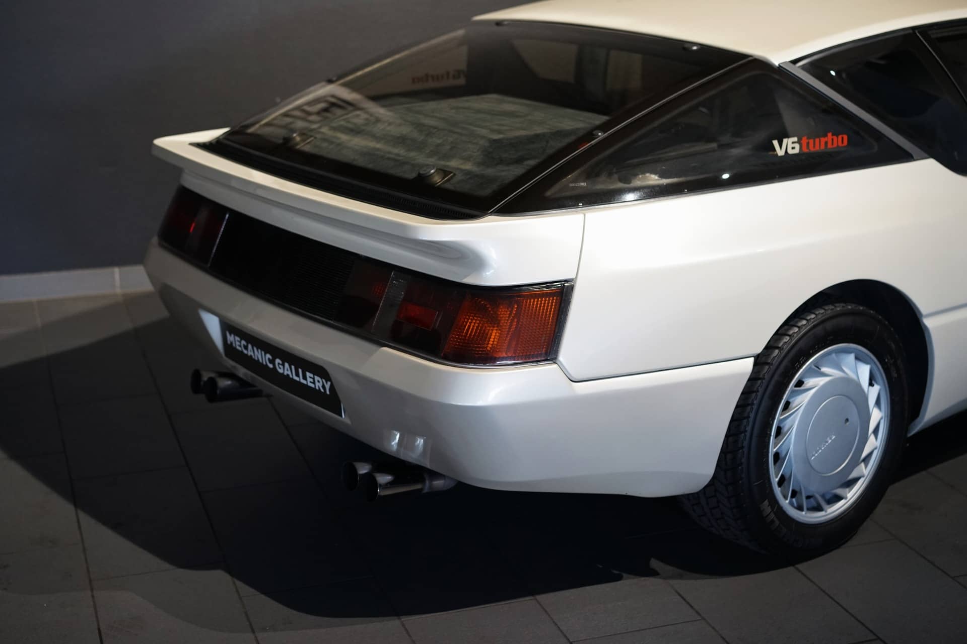 Alpine GTA V6 Turbo - Photo 5