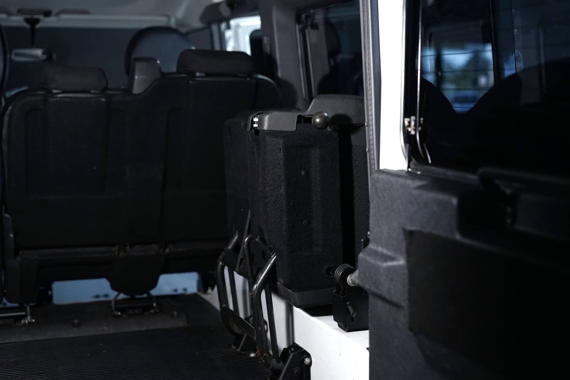 Land Rover Defender 110 TD4 SW SE - Photo 15