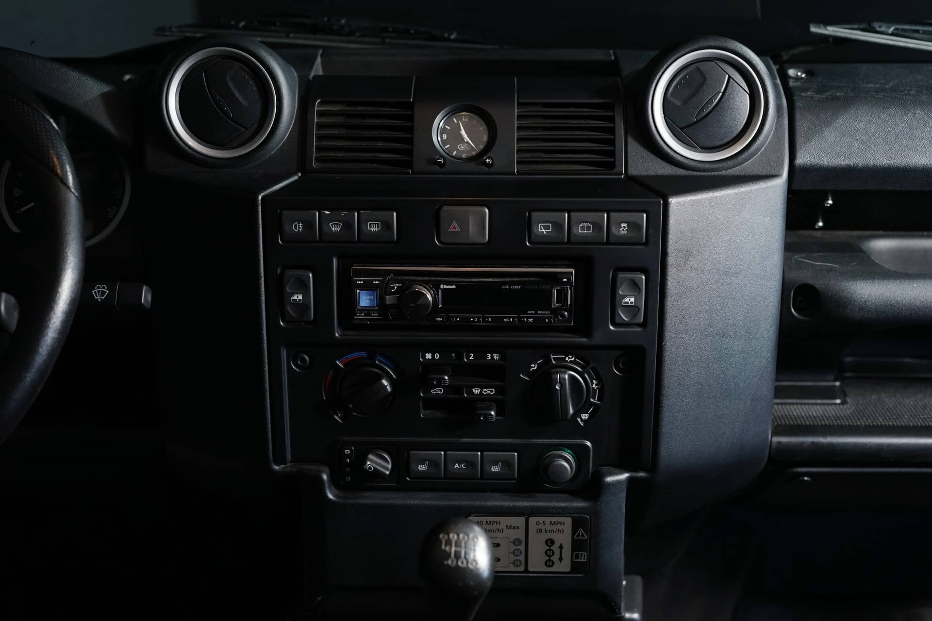 Land Rover Defender 110 TD4 SW SE - Photo 12