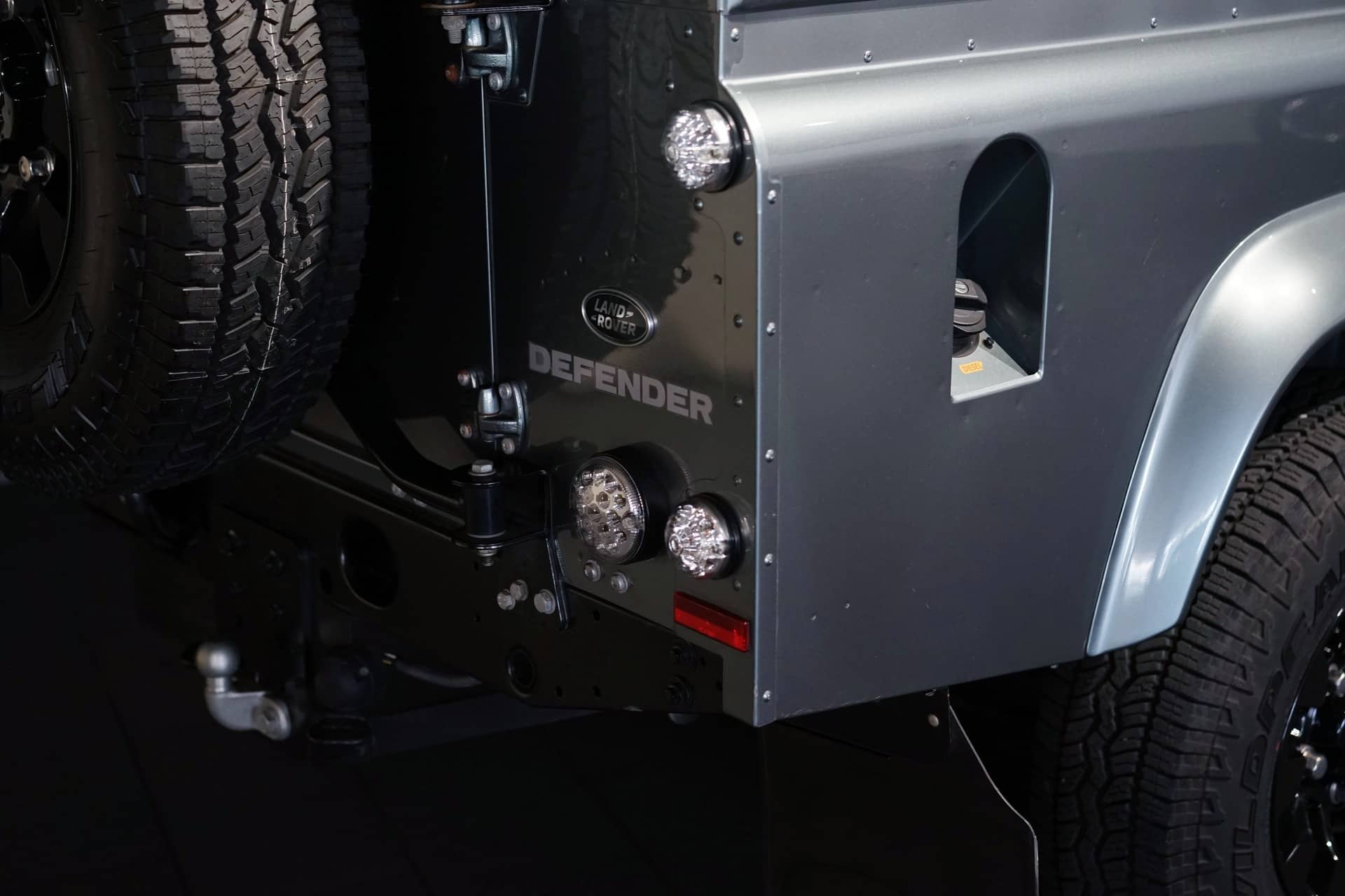 Land Rover Defender 110 TD4 SW SE - Photo 8